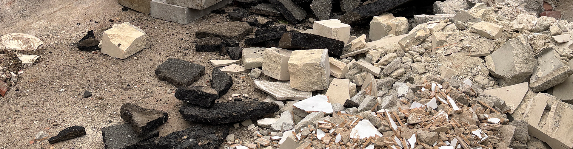 Bauschutt Container auf dem Wertstoffhof